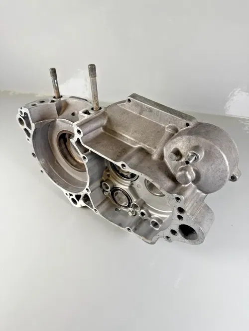 Right Crankcase OEM Kawasaki KX250 Engine Bottom End Case 1997-1999 KX 250