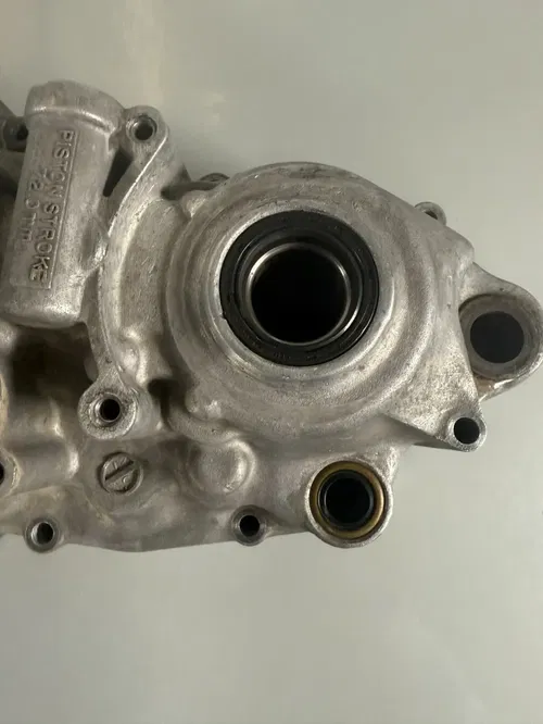 Left Crankcase OEM Kawasaki KX250 Engine Bottom End Case 1997-1999 KX 250