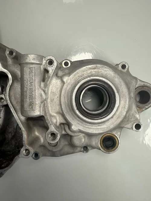 Left Crankcase OEM Kawasaki KX250 Engine Bottom End Case 1997-1999 KX 250