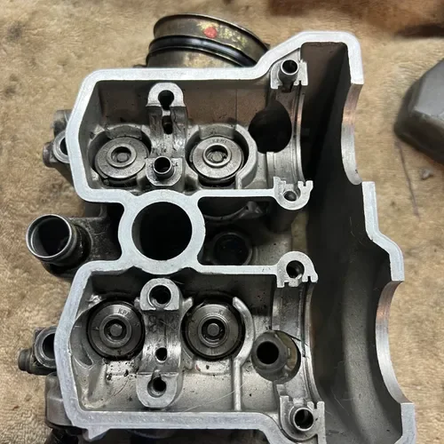 Cylinder Head And Valves 
