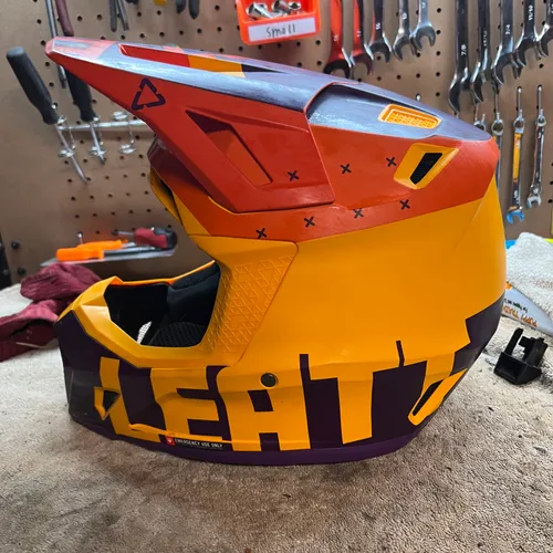 Leatt Helmets - Size M