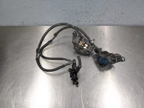 97-07 Yamaha YZF600 RIGHT LEFT FRONT BRAKE CALIPER PAIR CALIPERS MASTER CYLINDER
