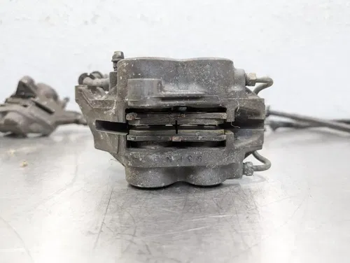97-07 Yamaha YZF600 RIGHT LEFT FRONT BRAKE CALIPER PAIR CALIPERS MASTER CYLINDER