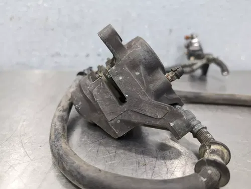 97-07 Yamaha YZF600 RIGHT LEFT FRONT BRAKE CALIPER PAIR CALIPERS MASTER CYLINDER