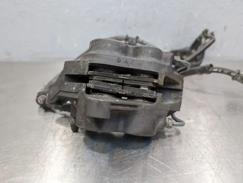 97-07 Yamaha YZF600 RIGHT LEFT FRONT BRAKE CALIPER PAIR CALIPERS MASTER CYLINDER