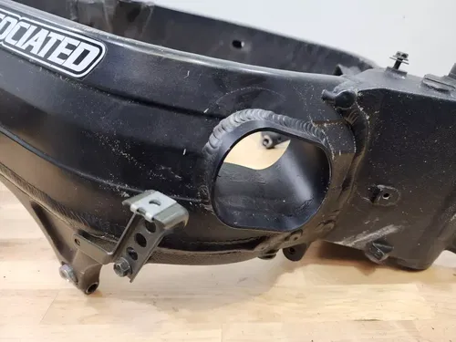 03 04 2003 2004 Suzuki Gsxr 1000 Main Frame Chassis NO TTL BOS Only Race Stunt