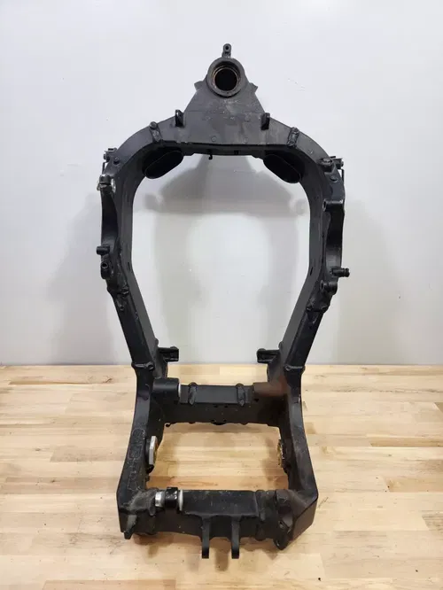 03 04 2003 2004 Suzuki Gsxr 1000 Main Frame Chassis NO TTL BOS Only Race Stunt