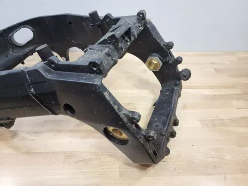 03 04 2003 2004 Suzuki Gsxr 1000 Main Frame Chassis NO TTL BOS Only Race Stunt