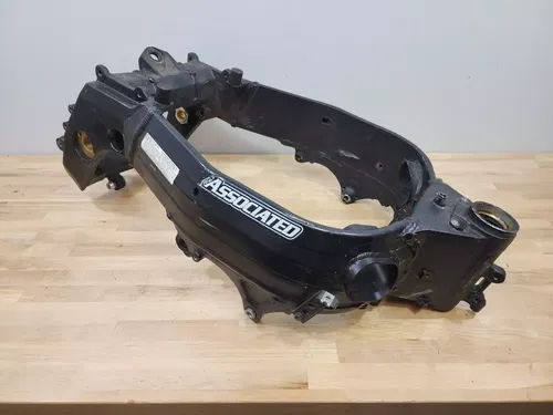 03 04 2003 2004 Suzuki Gsxr 1000 Main Frame Chassis NO TTL BOS Only Race Stunt