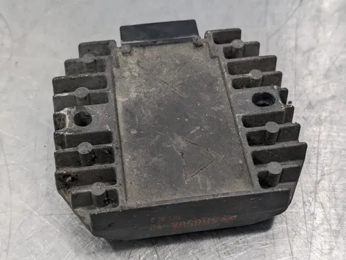 2001-2002 YAMAHA YZF R6 OEM RECTIFIER VOLTAGE REGULATOR - 4JH-81960-01-00
