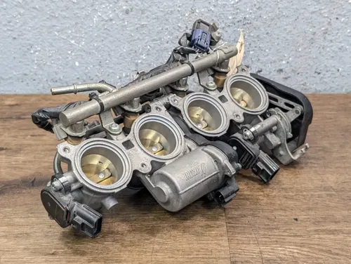 2008-2016 YAMAHA YZF R6 OEM THROTTLE BODY ASSEMBLY INJECTORS - BN6-13750-01-00