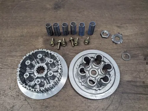 2002-2007 Honda CRF450R Clutch Boss Hub & Pressure Plate - 22120-MEN-A00