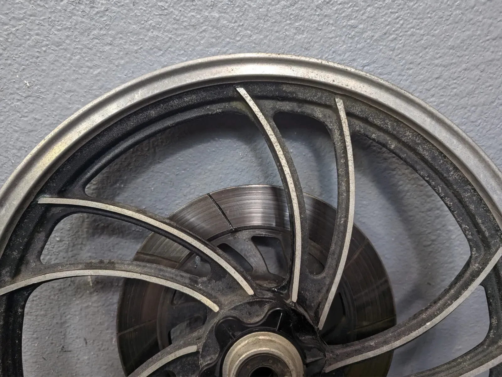 1981-1983 YAMAHA VIRAGO 750 XV750 OEM FRONT WHEEL BRAKE ROTOR - 4H7-25168-29-98