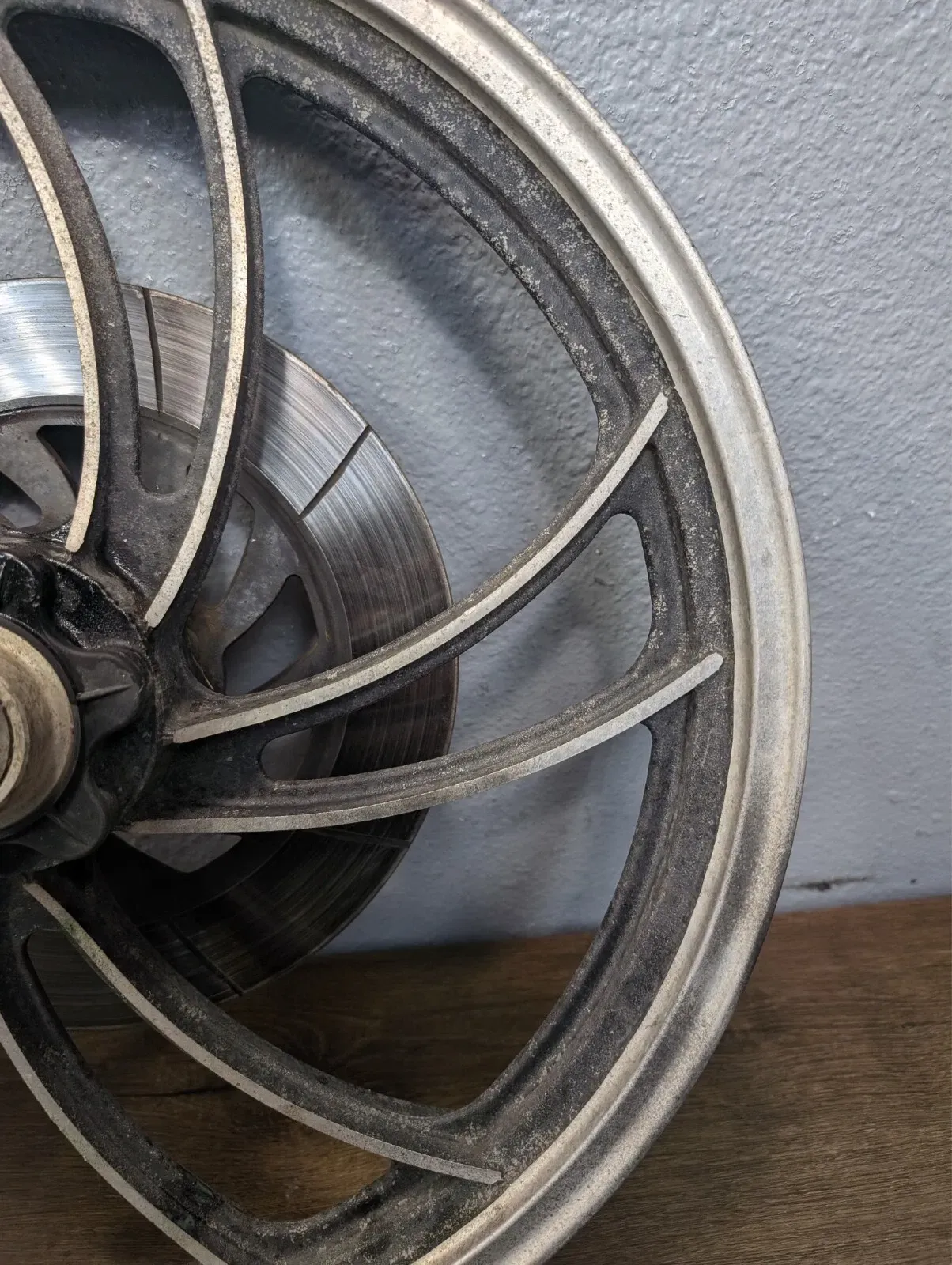 1981-1983 YAMAHA VIRAGO 750 XV750 OEM FRONT WHEEL BRAKE ROTOR - 4H7-25168-29-98