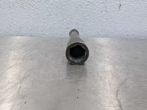 03-04 YAMAHA YZF R6 06-09 R6S OEM STRAIGHT FRONT WHEEL RIM AXLE PIVOT BOLT