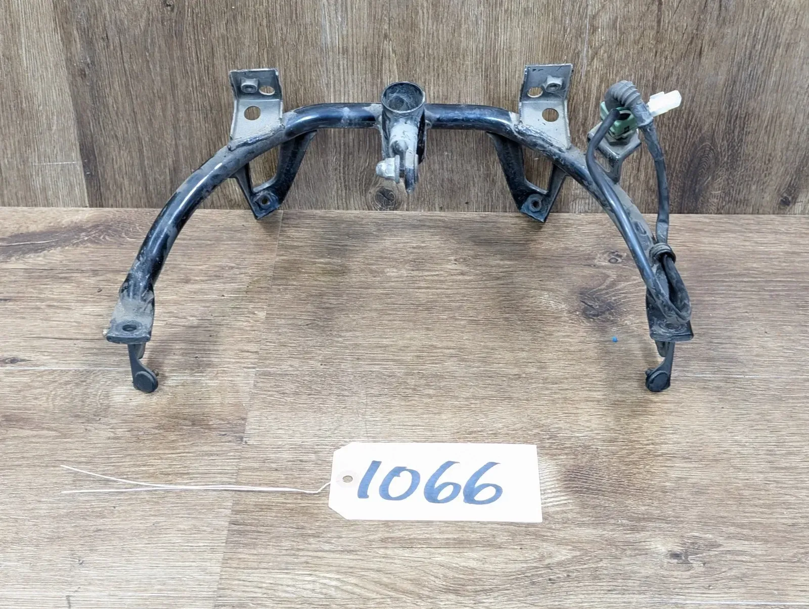 Honda Goldwing GL1500 1988-1990 OEM Front Fairing Stay Frame Bracket