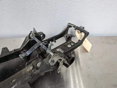 YZF R1 Yamaha Subframe Rear Sub Frame Stay Mount OEM 04-06 5VY-21190-00-00
