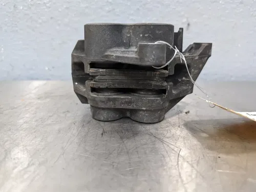 03-04 YAMAHA YZF R6 06-09 R6S OEM RIGHT FRONT BRAKE CALIPER - 5SL-2580U-00-00