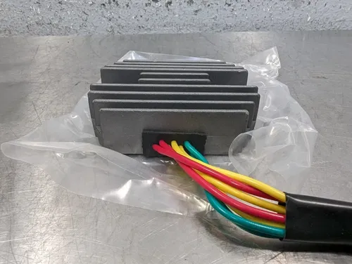 Suzuki Gsxr1000 2006-07 Rectifier Voltage Regulator 32800-21h00 32830-21h00 OEM
