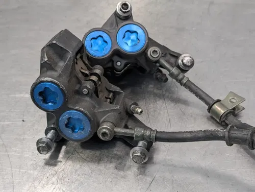 2001-2002 YAMAHA YZF R6 OEM RIGHT LEFT FRONT BRAKE CALIPER SET - 5DM-2580T-00-00