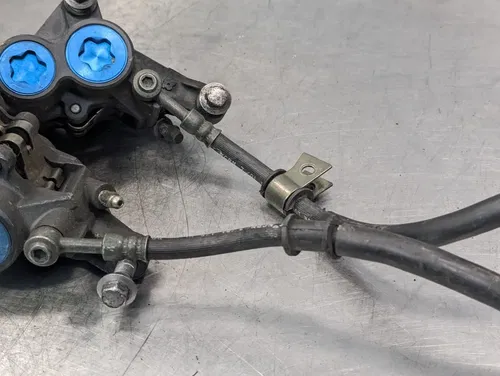 2001-2002 YAMAHA YZF R6 OEM RIGHT LEFT FRONT BRAKE CALIPER SET - 5DM-2580T-00-00