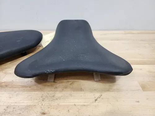 Suzuki GSXR 2005 2006 Seat Set Front & Rear Seats OEM
