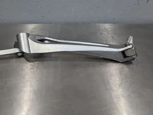2009 09-14 Yamaha R1 YZFR1 Rear Passenger Left/Right Foot Peg Rest Bracket