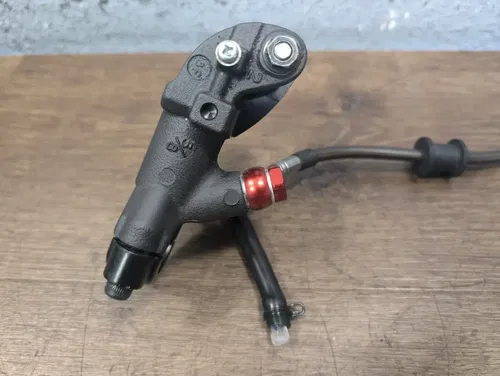 17-23 YAMAHA FZ10 FZ-10 MT10 MT-10 ABS OEM FRONT BRAKE MASTER CYLINDER CALIPER