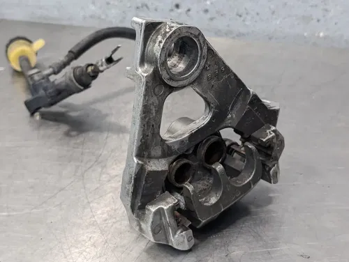 2001-2002 Yamaha R6 YZFR6 OEM Rear Brake Master Cylinder Caliper Bracket Line