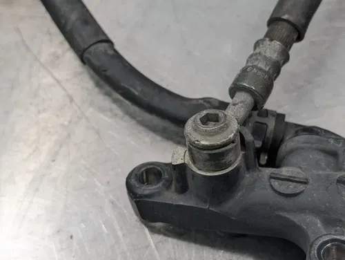 2001-2002 Yamaha R6 YZFR6 OEM Rear Brake Master Cylinder Caliper Bracket Line
