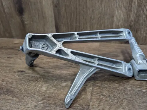 2005-2006 Honda CBR600RR OEM Rear Left & Right Passenger Pegs Footpegs Brackets