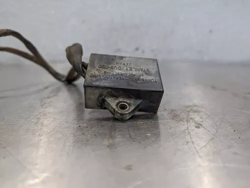 1994 Kawasaki KZ1000P Genuine OEM Turn Signal Operating Unit - 27010-1048