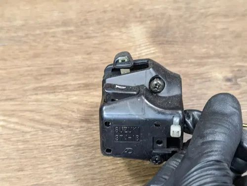 03-04 Suzuki GSXR 1000 GSXR1000 OEM Left Switch Handlebar Clutch Control Perch