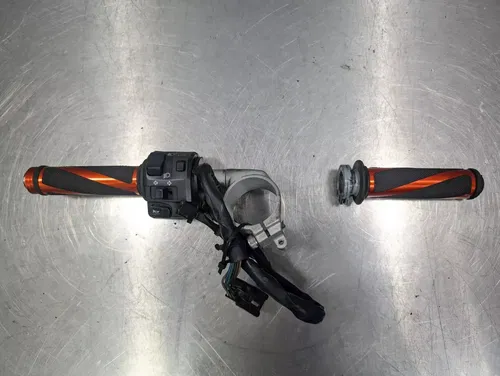 2007-2008 Kawasaki Ninja ZX6R OEM CLIP ON HANDLE BAR CONTROLS HORN TURN SWITCH