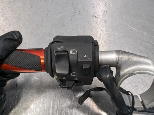 2007-2008 Kawasaki Ninja ZX6R OEM CLIP ON HANDLE BAR CONTROLS HORN TURN SWITCH