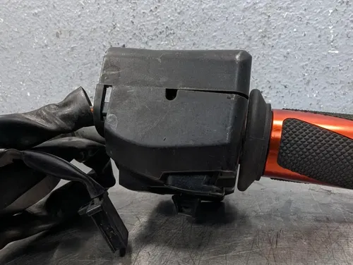 2007-2008 Kawasaki Ninja ZX6R OEM CLIP ON HANDLE BAR CONTROLS HORN TURN SWITCH