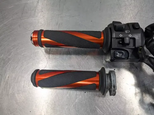 2007-2008 Kawasaki Ninja ZX6R OEM CLIP ON HANDLE BAR CONTROLS HORN TURN SWITCH