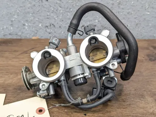 2018-2022 Kawasaki Ninja 400 EX400 OEM Throttle Bodies Body Injectors 16163-0927