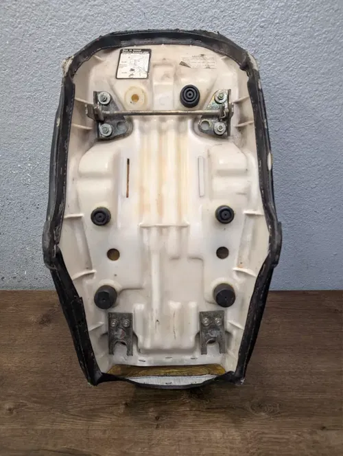 01-05 Suzuki GSF 1200S Bandit OEM Driver Passenger Seat Saddle - 45100-31F11-BH4