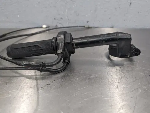 07-12 HONDA CBR600RR OEM RIGHT CLIP ON CABLES THROTTLE HANDLEBAR - 53100-MFJ-D00