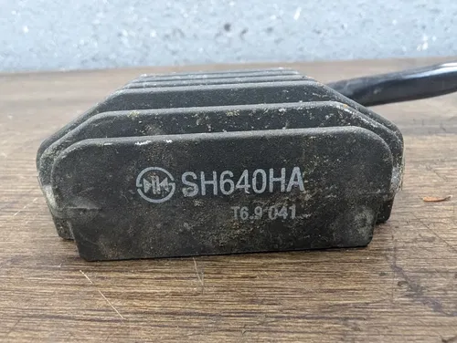 2007 Suzuki GS500 F GS 500 OEM Voltage Regulator Rectifier - 32800-01D00