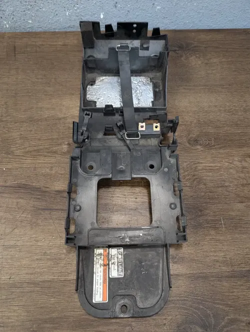 2007 YAMAHA YZF R6 OEM REAR BACK TAIL UNDERTAIL BATTERY TRAY - 2C0-8212B-00-00