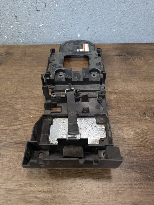 2007 YAMAHA YZF R6 OEM REAR BACK TAIL UNDERTAIL BATTERY TRAY - 2C0-8212B-00-00