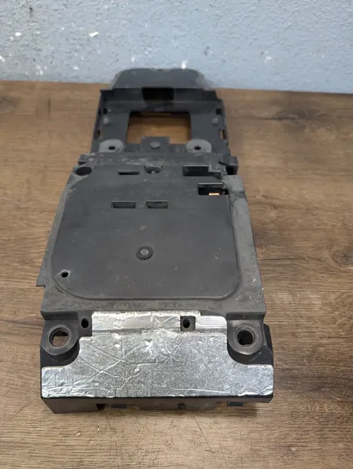 2007 YAMAHA YZF R6 OEM REAR BACK TAIL UNDERTAIL BATTERY TRAY - 2C0-8212B-00-00