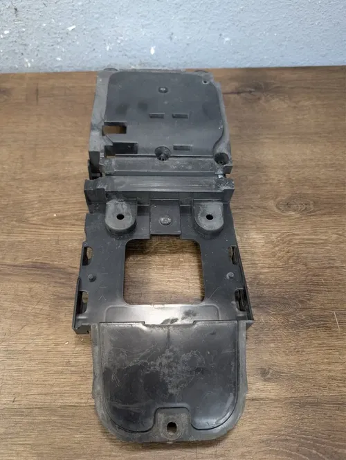 2007 YAMAHA YZF R6 OEM REAR BACK TAIL UNDERTAIL BATTERY TRAY - 2C0-8212B-00-00