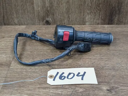 2013-2017 KAWASAKI NINJA 300 EX300 OEM RIGHT CONTROLS KILL SWITCH - 46091-0484