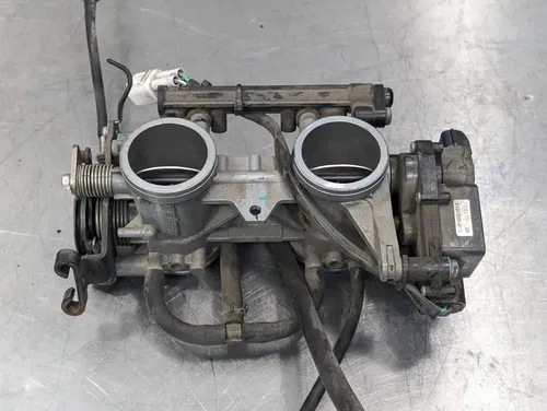 2012-2016 Kawasaki Ninja 650 OEM Throttle Bodies Body Assembly - 16163-0714