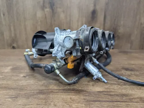 2005-2006 Honda CBR600RR OEM Main Fuel Injectors Throttle Bodies - 16400-MEE-A01