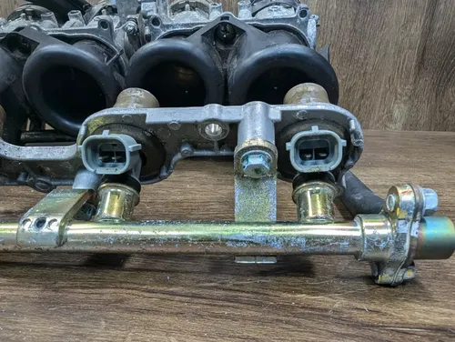 2005-2006 Honda CBR600RR OEM Main Fuel Injectors Throttle Bodies - 16400-MEE-A01