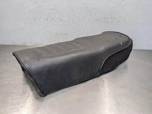 1981 Suzuki GS650E OEM FRONT SEAT SADDLE DRIVER RIDER BLACK - 45100-34522-48G